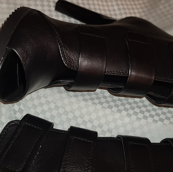 DKNY Boots - Picture 4 of 15